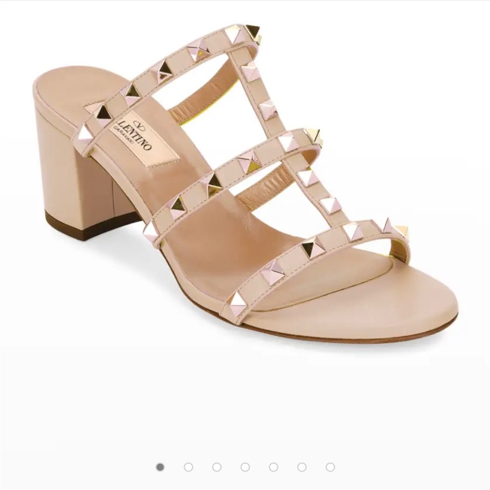 Valentino Garavani
Rockstud Caged 60mm Slide Sandals